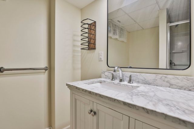 28 Beverlee Drive, Nashua, NH 03064