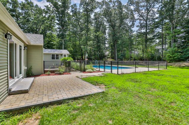 28 Beverlee Drive, Nashua, NH 03064