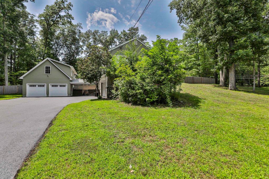 28 Beverlee Drive, Nashua, NH 03064