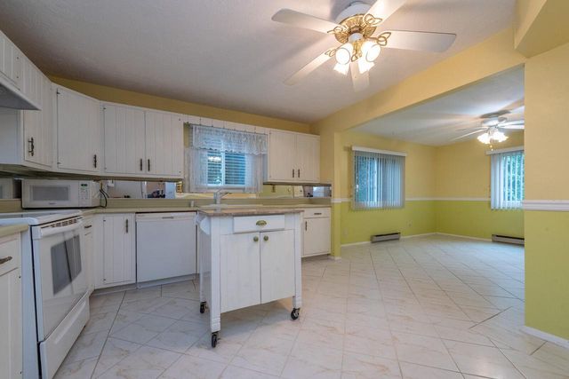 5155 S Root River PARKWAY #1, Greenfield, WI 53228