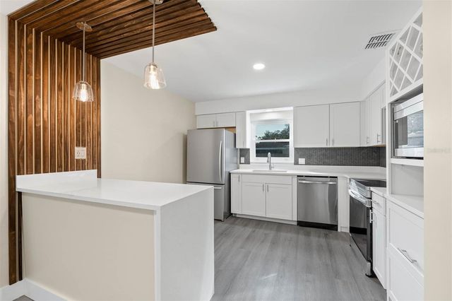 700 OAKLAND ROAD, Altamonte Springs, FL 32701