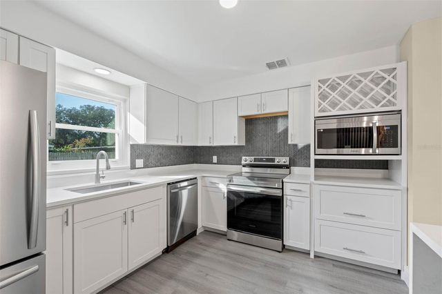 700 OAKLAND ROAD, Altamonte Springs, FL 32701