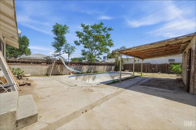 228 Haybert Court, Bakersfield, CA 93308