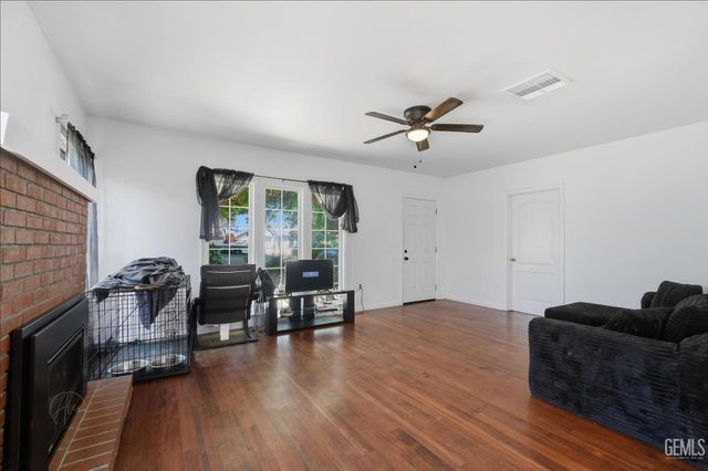 228 Haybert Court, Bakersfield, CA 93308