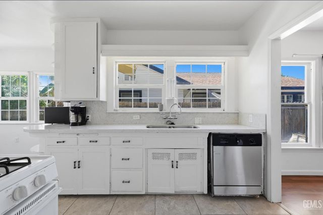 228 Haybert Court, Bakersfield, CA 93308