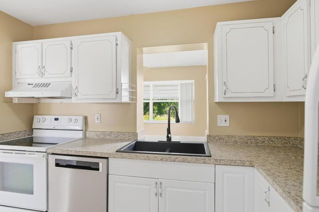 7288 Pine Park Drive N, Lake Worth, FL 33467