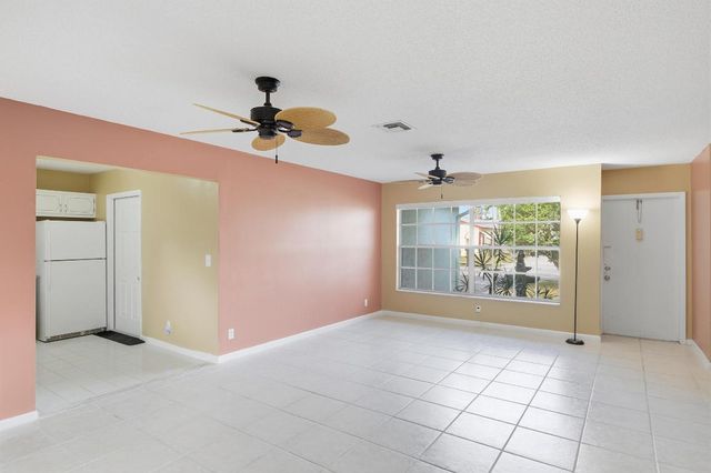 7288 Pine Park Drive N, Lake Worth, FL 33467