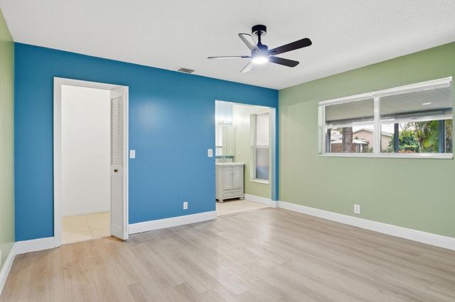 7288 Pine Park Drive N, Lake Worth, FL 33467