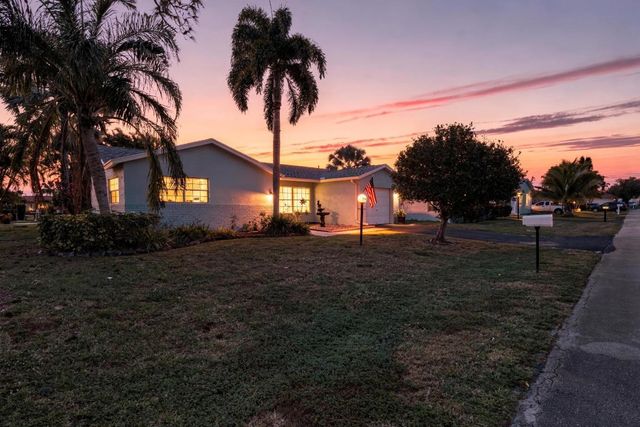 7288 Pine Park Drive N, Lake Worth, FL 33467