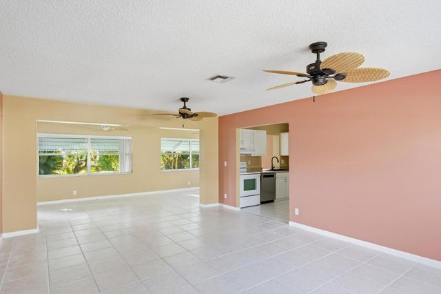 7288 Pine Park Drive N, Lake Worth, FL 33467