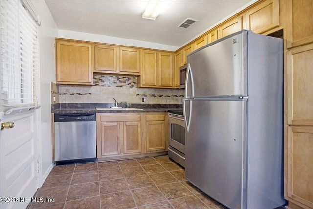 2432 ELLINGTON Avenue, Jacksonville, FL 32209