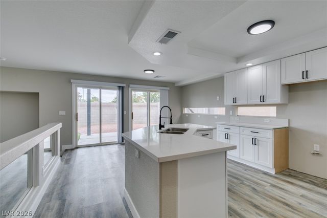 8721 Raindrop Canyon Avenue, Las Vegas, NV 89129