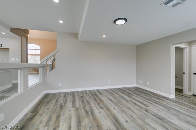 8721 Raindrop Canyon Avenue, Las Vegas, NV 89129