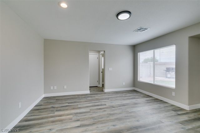 8721 Raindrop Canyon Avenue, Las Vegas, NV 89129