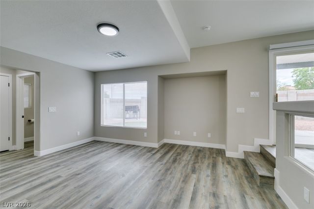 8721 Raindrop Canyon Avenue, Las Vegas, NV 89129