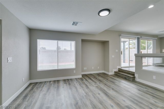 8721 Raindrop Canyon Avenue, Las Vegas, NV 89129
