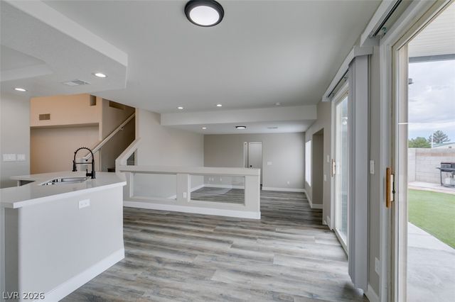 8721 Raindrop Canyon Avenue, Las Vegas, NV 89129
