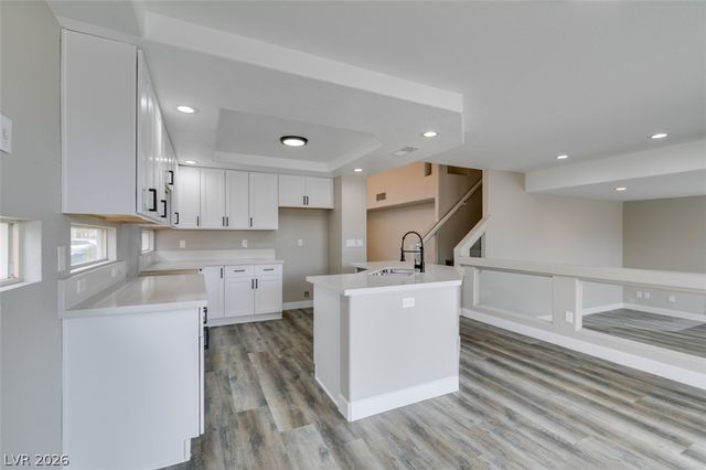 8721 Raindrop Canyon Avenue, Las Vegas, NV 89129