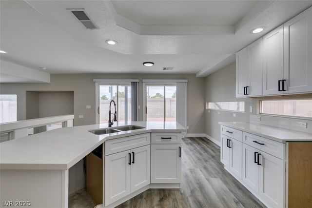 8721 Raindrop Canyon Avenue, Las Vegas, NV 89129