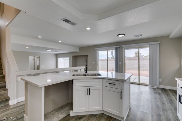 8721 Raindrop Canyon Avenue, Las Vegas, NV 89129