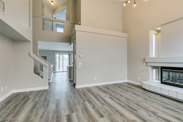 8721 Raindrop Canyon Avenue, Las Vegas, NV 89129