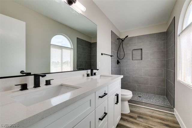 8721 Raindrop Canyon Avenue, Las Vegas, NV 89129