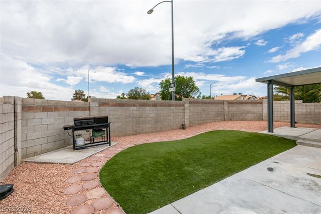 8721 Raindrop Canyon Avenue, Las Vegas, NV 89129