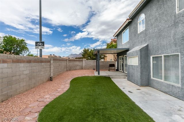 8721 Raindrop Canyon Avenue, Las Vegas, NV 89129