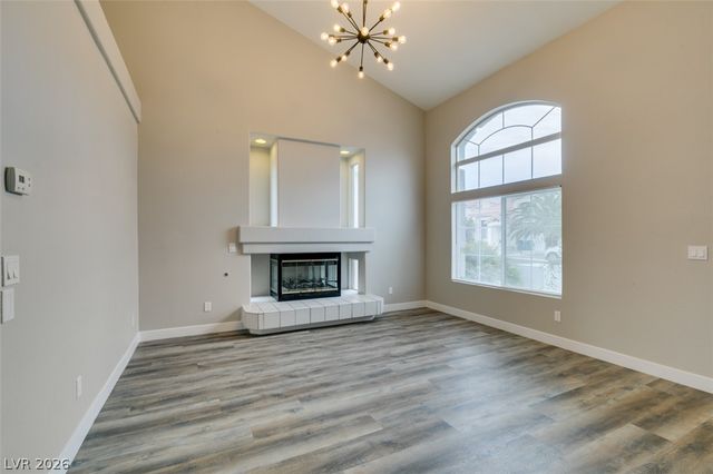 8721 Raindrop Canyon Avenue, Las Vegas, NV 89129