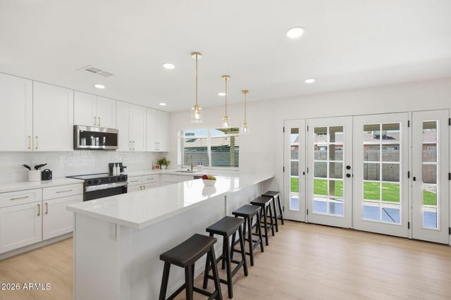 907 W Straford Drive, Chandler, AZ 85225