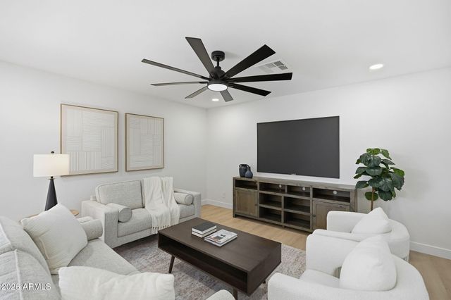 907 W Straford Drive, Chandler, AZ 85225