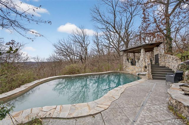 8 Grandview Trail, Eureka, MO 63025