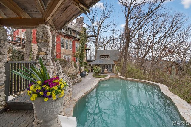 8 Grandview Trail, Eureka, MO 63025