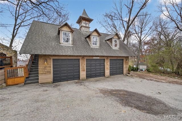8 Grandview Trail, Eureka, MO 63025