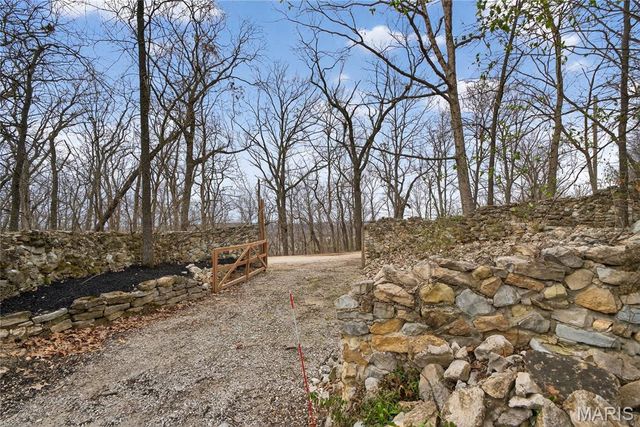 8 Grandview Trail, Eureka, MO 63025