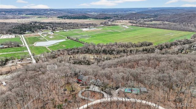 8 Grandview Trail, Eureka, MO 63025