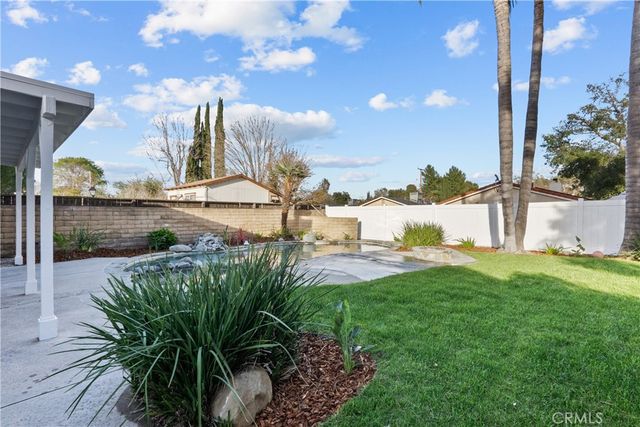 25072 Atwood, Newhall, CA 91321