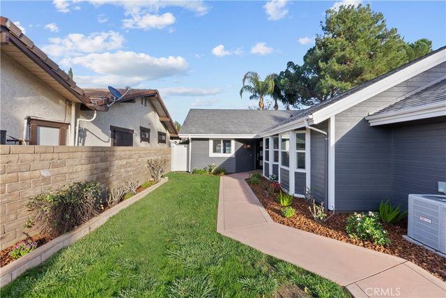 25072 Atwood, Newhall, CA 91321