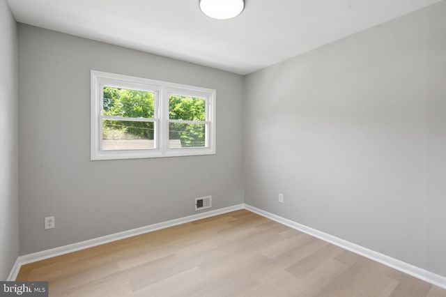 9602 DUBARRY AVE, Lanham, MD 20706