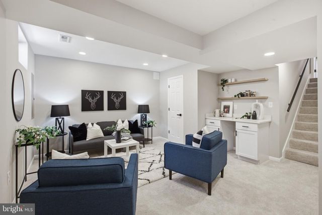 9602 DUBARRY AVE, Lanham, MD 20706