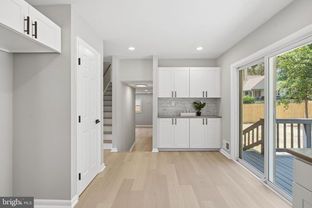 9602 DUBARRY AVE, Lanham, MD 20706