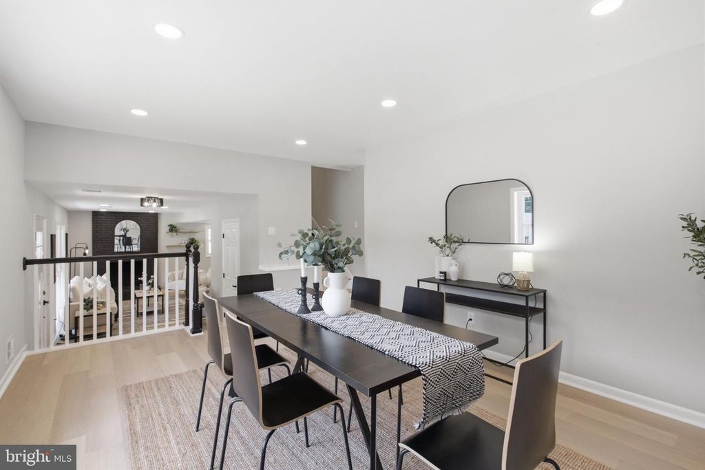 9602 DUBARRY AVE, Lanham, MD 20706