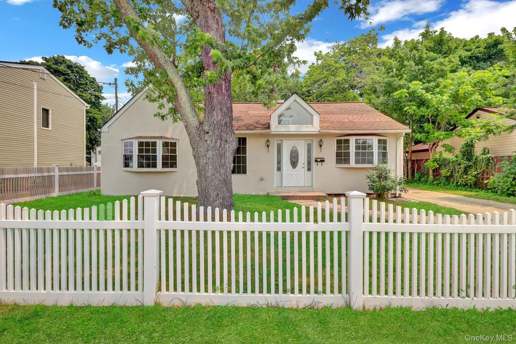 1431 Brooklyn Boulevard, Bay Shore, NY 11706 — photo 4