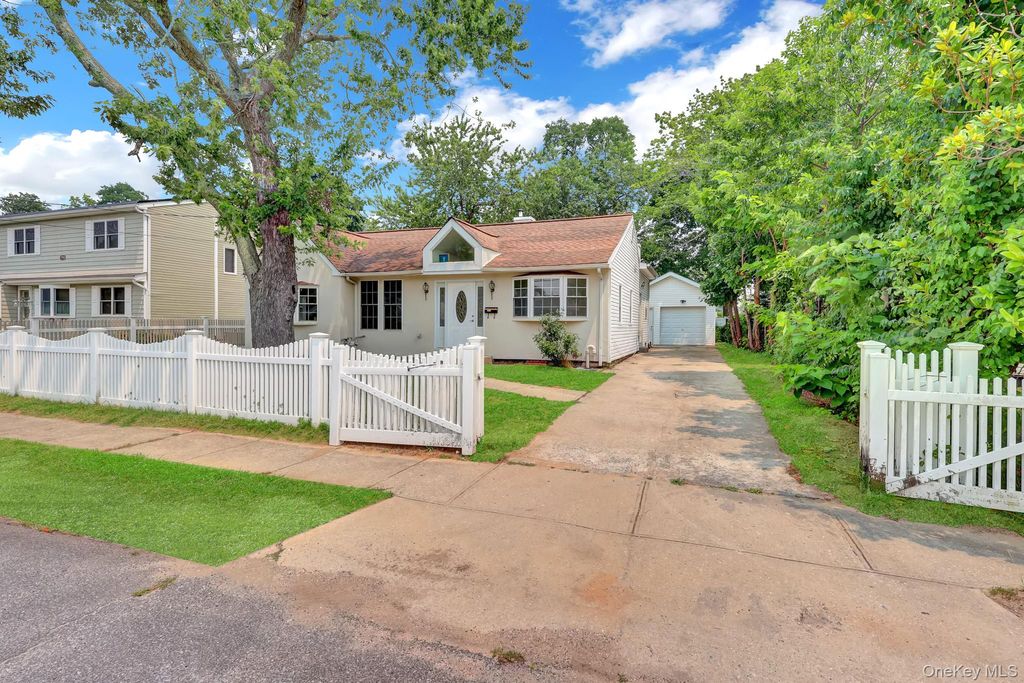 1431 Brooklyn Boulevard, Bay Shore, NY 11706 — photo 5