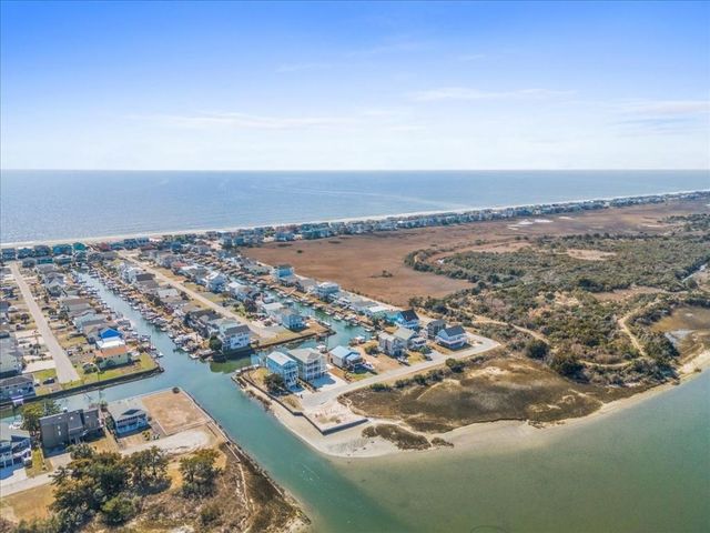 154 Sand Dollar St., Holden Beach, NC 28462