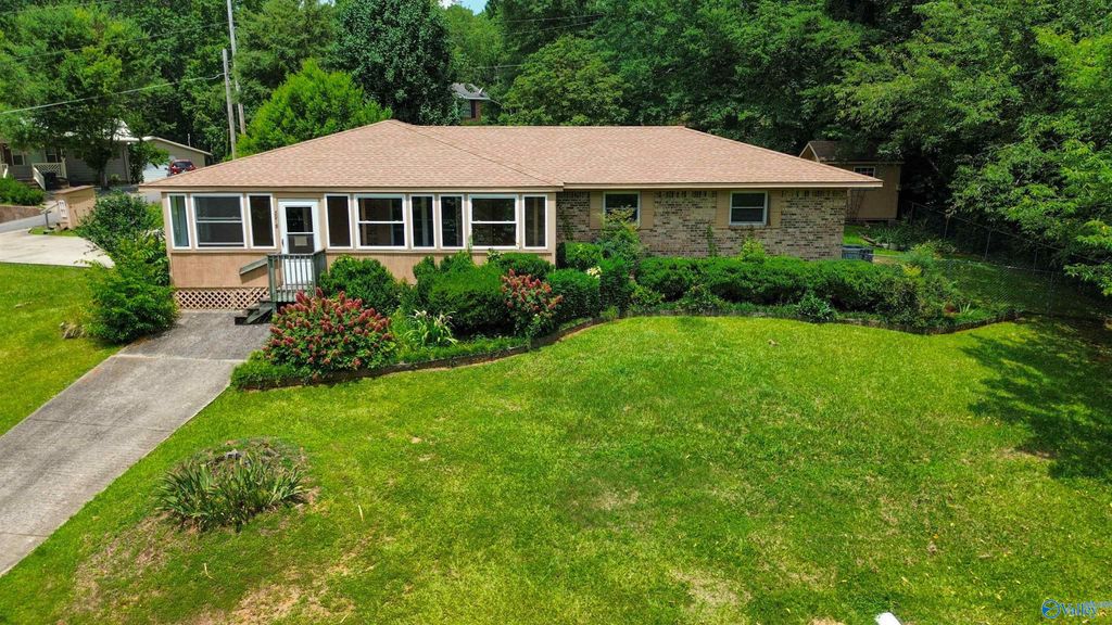 3918 Plains Avenue, Fort Payne, AL 35967