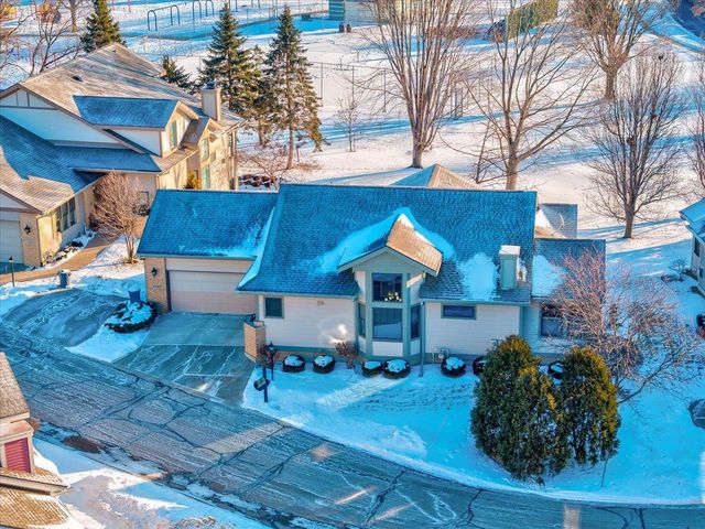 1030 Rooster Run, Middleton, WI 53562