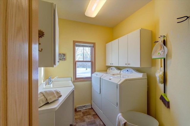 1030 Rooster Run, Middleton, WI 53562