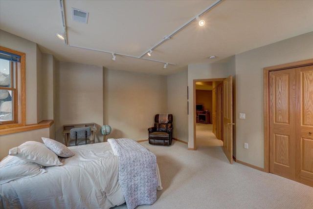 1030 Rooster Run, Middleton, WI 53562