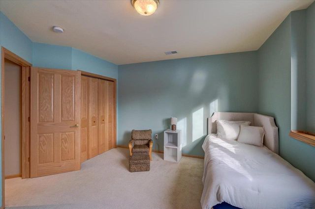 1030 Rooster Run, Middleton, WI 53562